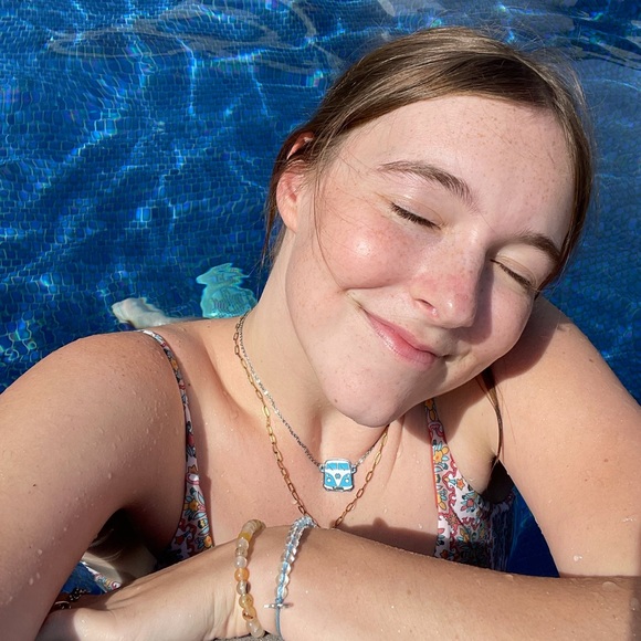 Blue VW Bus Necklace - Picture 3 of 5